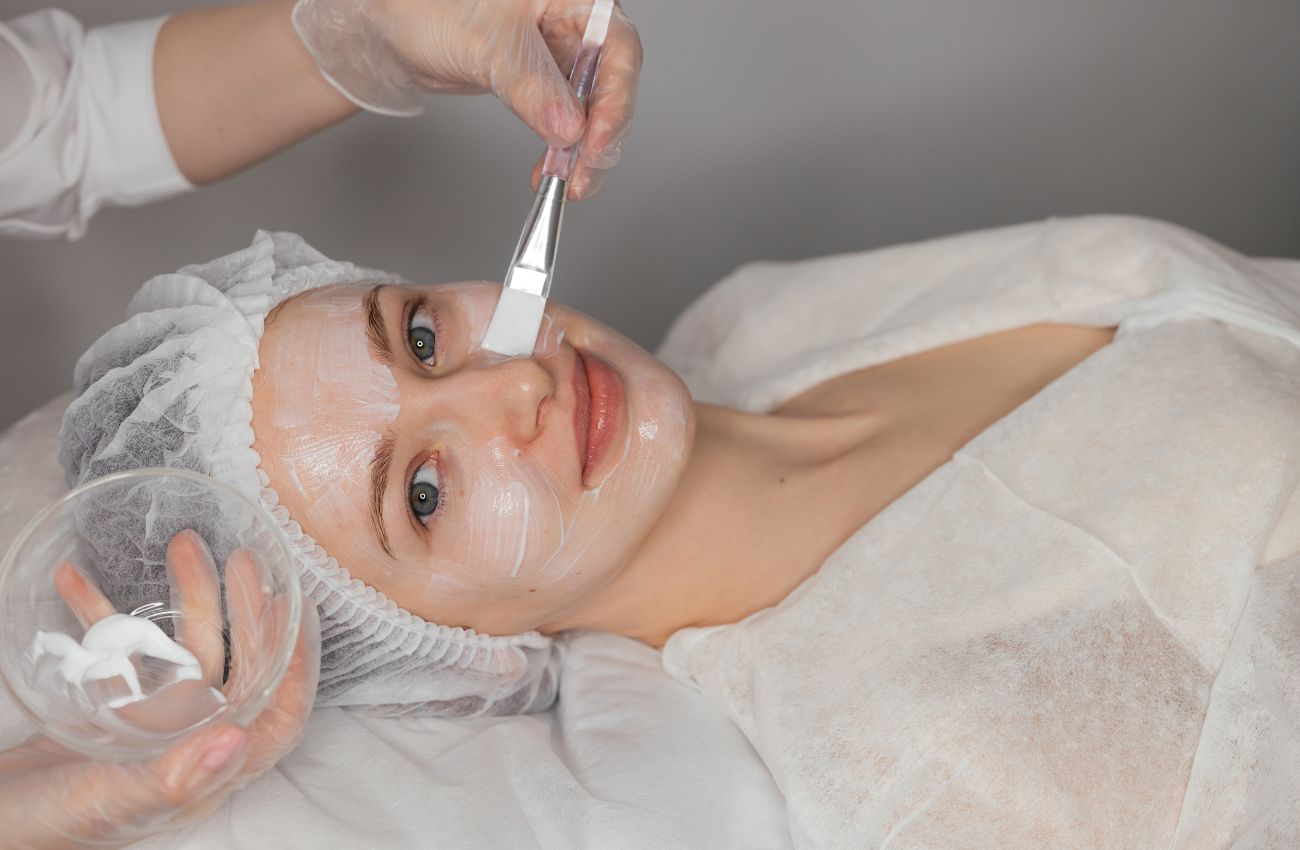 Chemical Peeling / Cold Peeling – Skin Renewal & Brightening